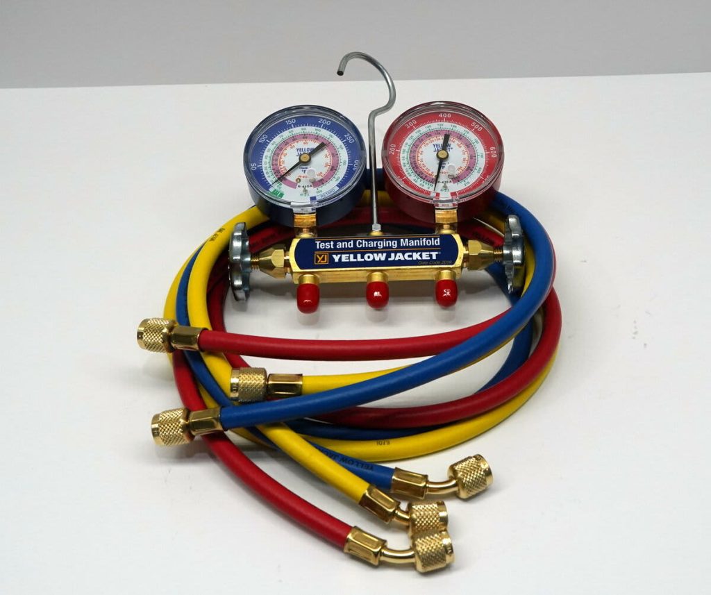 42004 - REFRIGERANT MANIFOLD GAUGES (R404A/R22/R410A, BRASS, 5' HOSE SET)